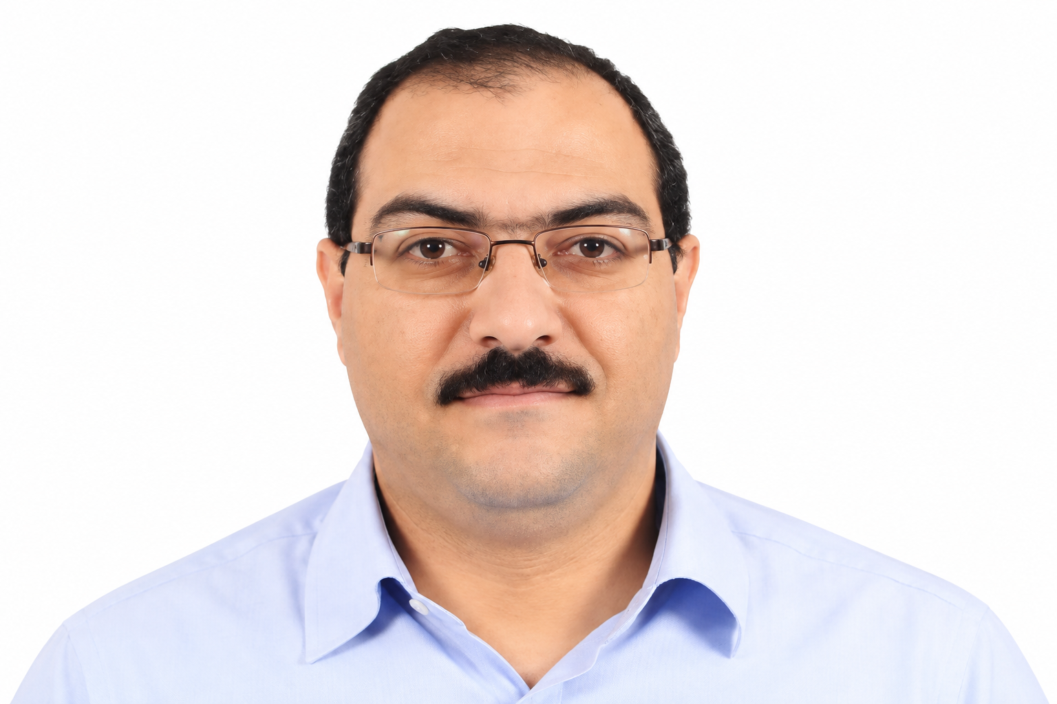 عميدة كلية الهندسة تهنئ الدكتور/ أمير صالح أحمد أمين ،لتعيينه مستشارًا هندسيًا لرئيس جامعة الفيوم