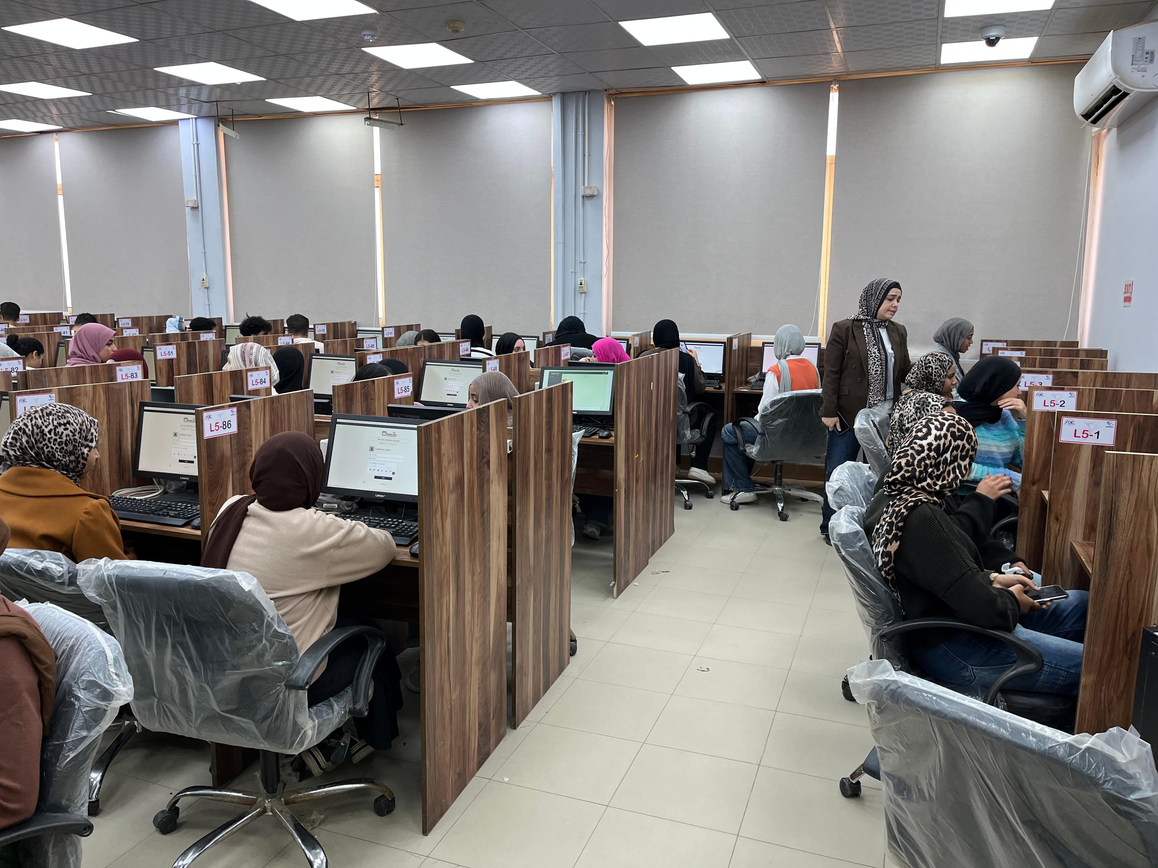 ورشة عمل لطلاب كلية الآثار للتدريب على الإختبارات الإلكترونية