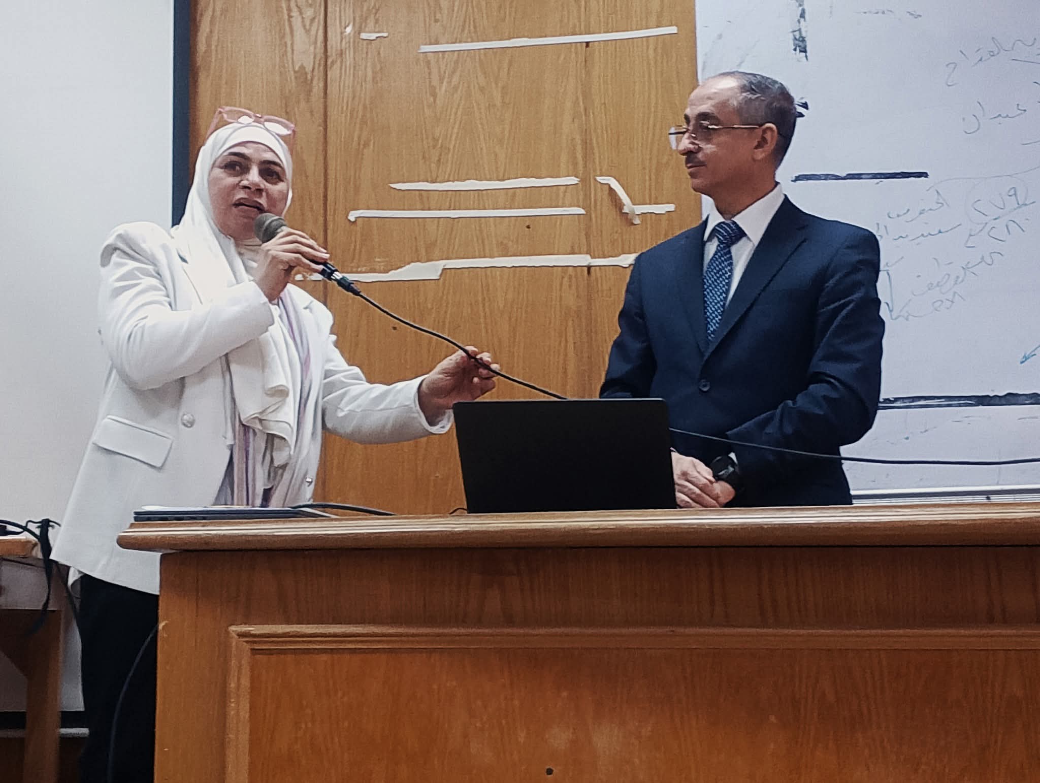 فعاليات دورة "أخلاقيات ممارسة مهنة العلاج النفسي" بوحدة الدعم النفسي – كلية الآداب جامعة الفيوم