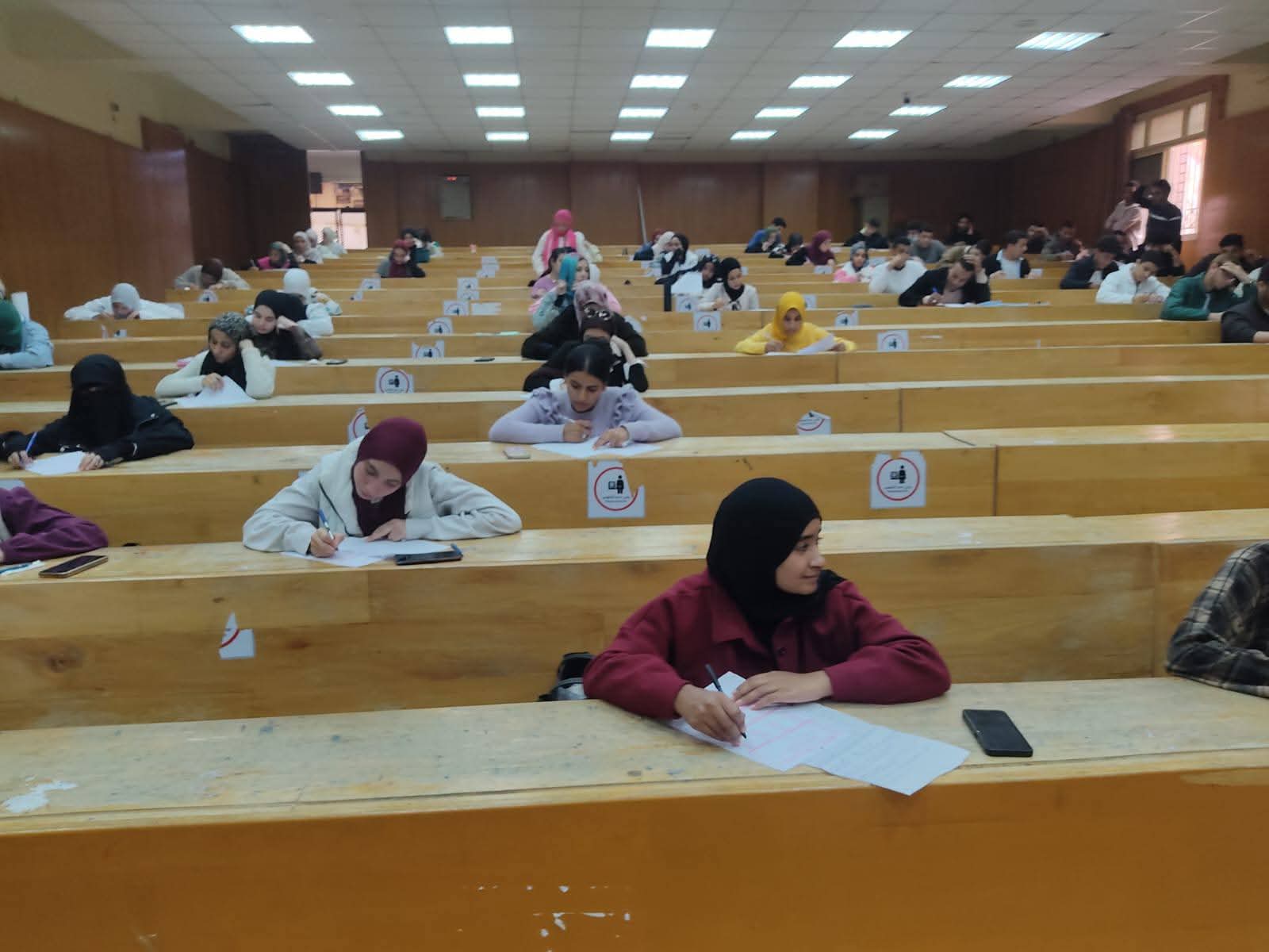 ورشة عمل "كيفية التعامل مع ورقة الإختبار الإلكتروني