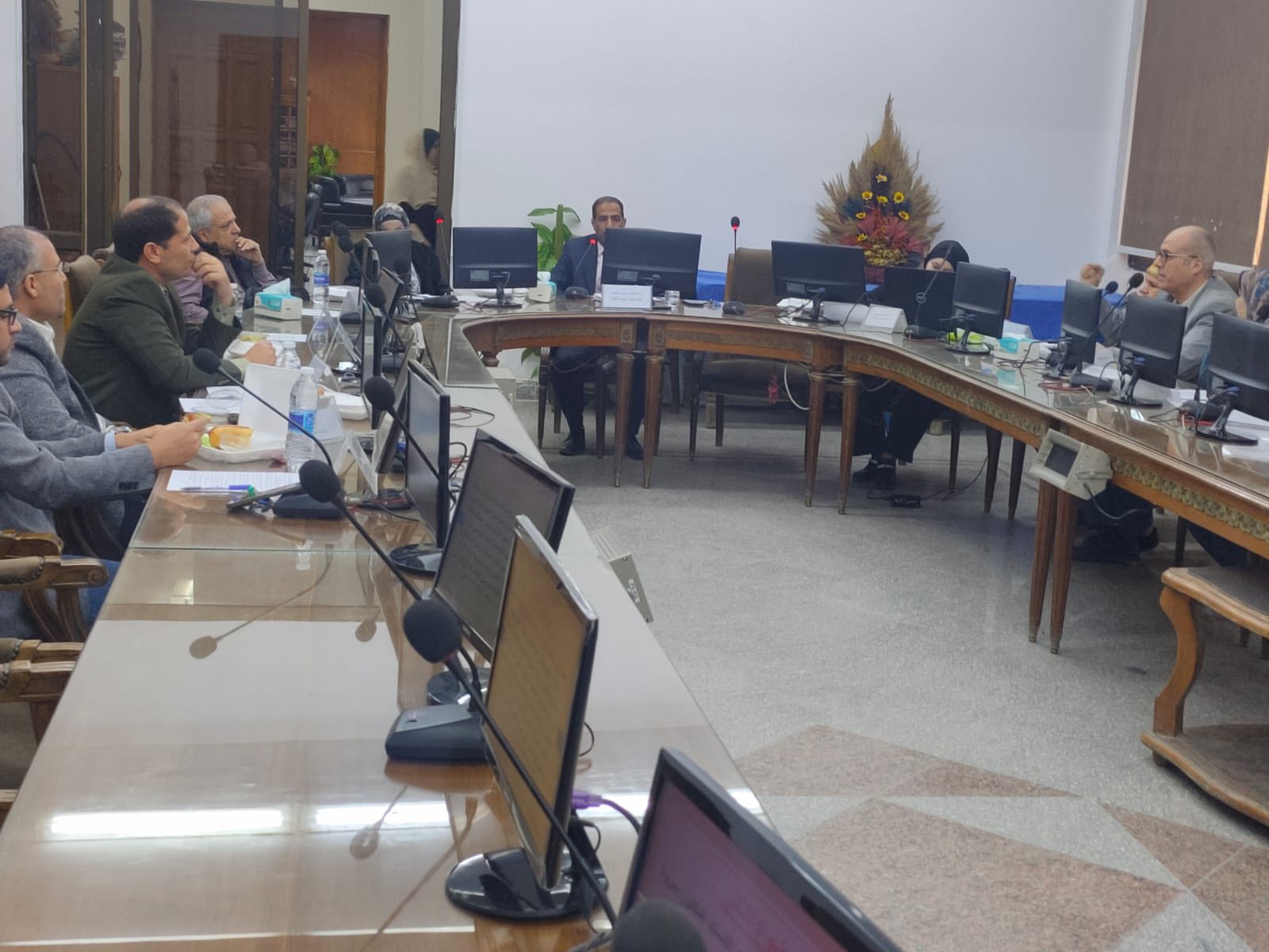 انعقاد مجلس كلية السياحة والفنادق لمناقشة عدد من الموضوعات الأكاديمية والتنظيمية