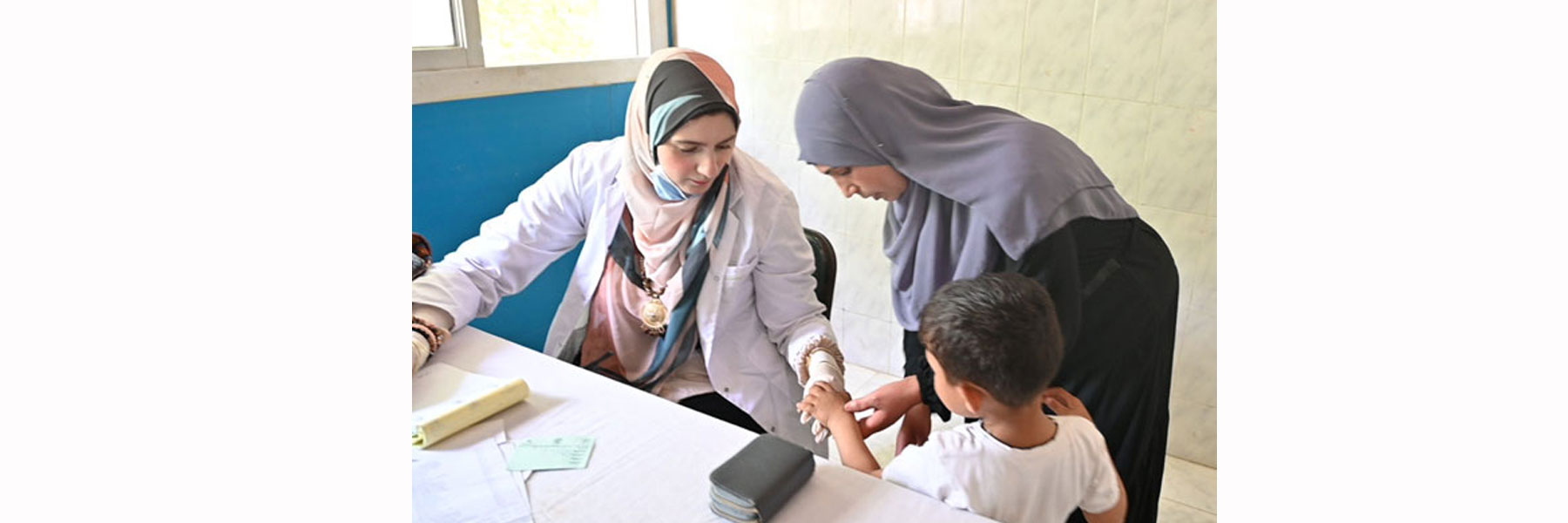   القافلة الشاملة تقدم خدمات الكشف والعلاج لـ 970 حالة من أهالي قرية منشأة الجمال مركز طامية